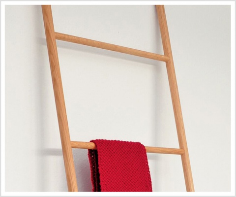 Holz-Handtuchhalter MICADO Eiche | Handtuchleiter aus Holz für Bad und Sauna | Detailansicht Eiche